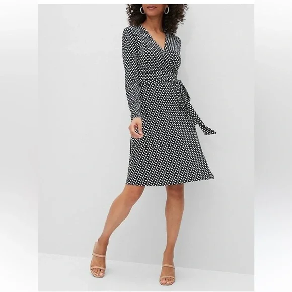 banana republic black and white wrap dress Banana Republic Tulip Wrap Dress – Isom Vintage main image 0